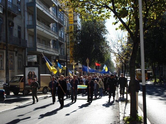 Мирна хода у Лісабоні до роковин Голодомору 32.33 років